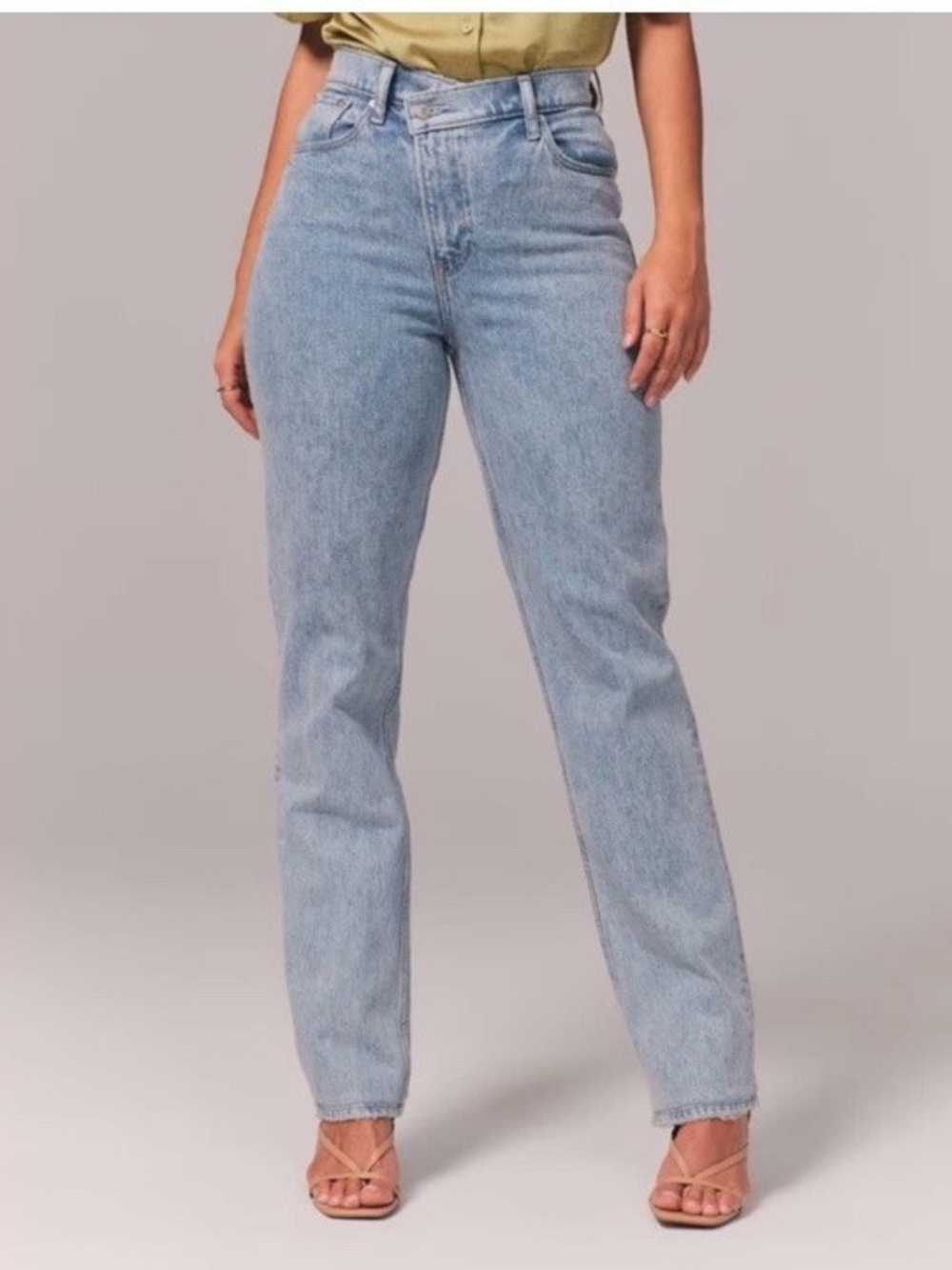Abercrombie & Fitch Crossover Waist Mid Rise 90s Straight Jean size 24 short in